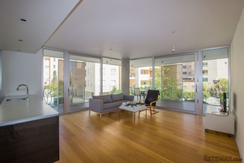 Elegant Three Bedroom Apartment in..