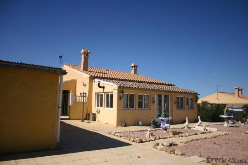 Quick sale - 3 bed villa near Pinoso.. - 2