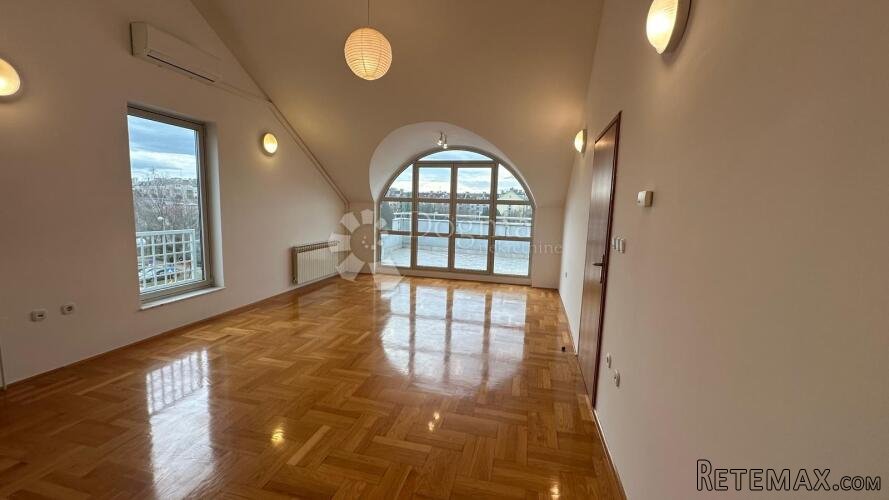 Iznajmljuje se poslovni prostor, Malešnica, 110m2, 3.kat