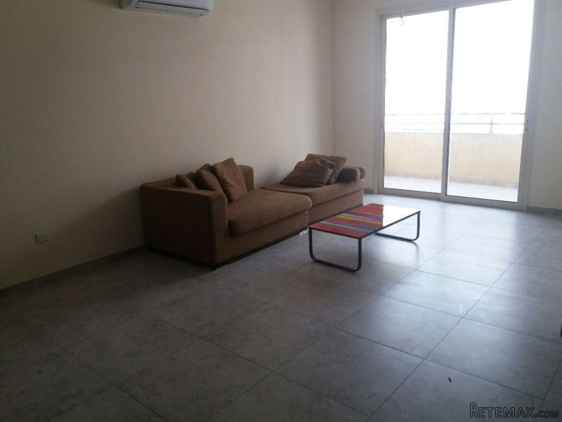 An almost new 2 bed apartment - 2