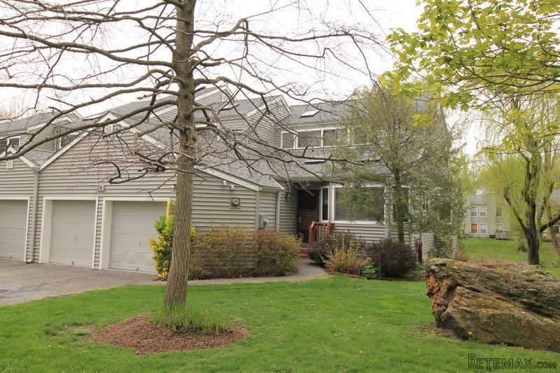 2 bedroom House For Sale: 201 Horseshoe.. - 2