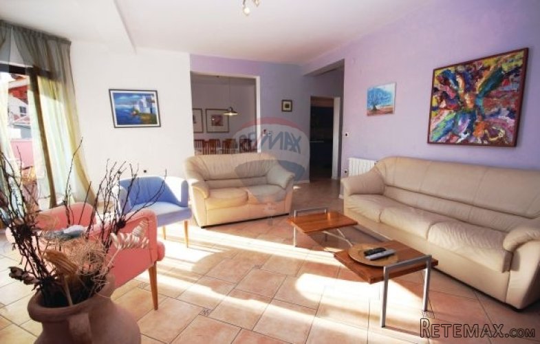 APARTMANSKA KUĆA U BLIZINI MORA - 3