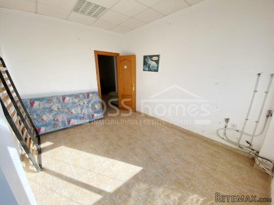 NEW LISTING TO VOSS HOMES - Great business opportunity !!!.. - 11