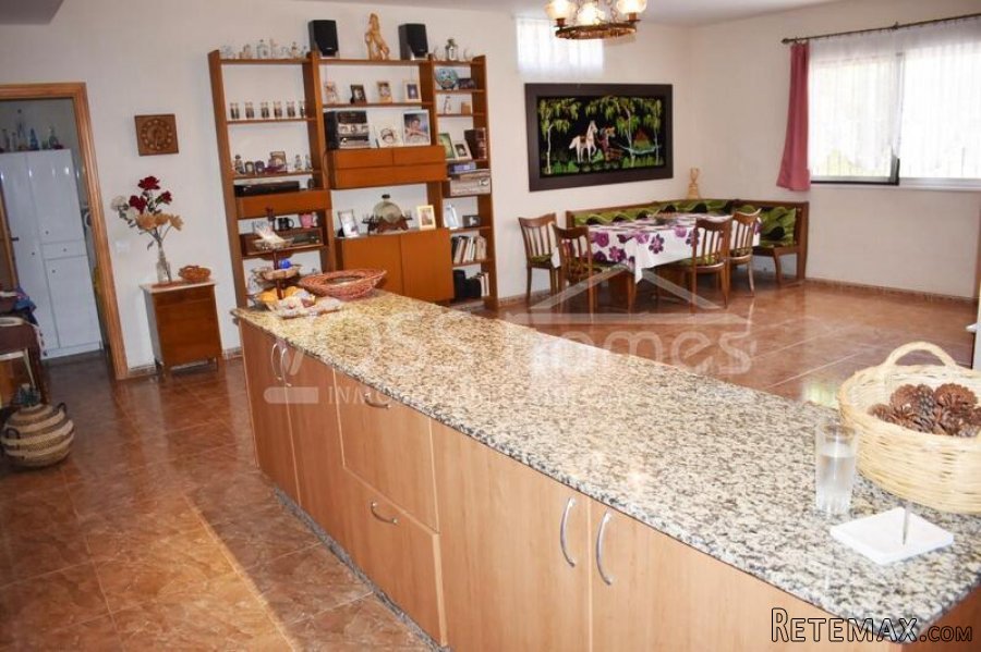 Huge two storey villa of 257m2 with 8m x 4m swimming pool.. - 12