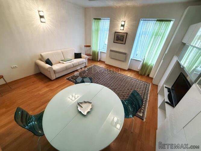 Ugodan apartman u najužem centru Opatije ! Rijetko ! - 2