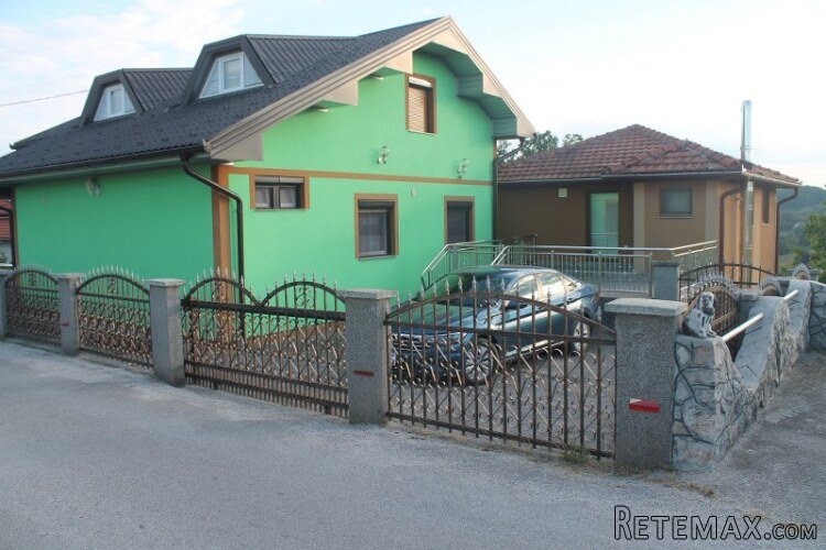 Moderan posjed sa dvije kuće v. Kladuša - 3