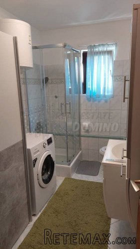 Punat-dva stana sa garažom i okućnicom! - 13