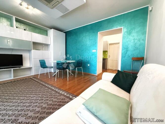 Ugodan apartman u najužem centru Opatije ! Rijetko ! - 3