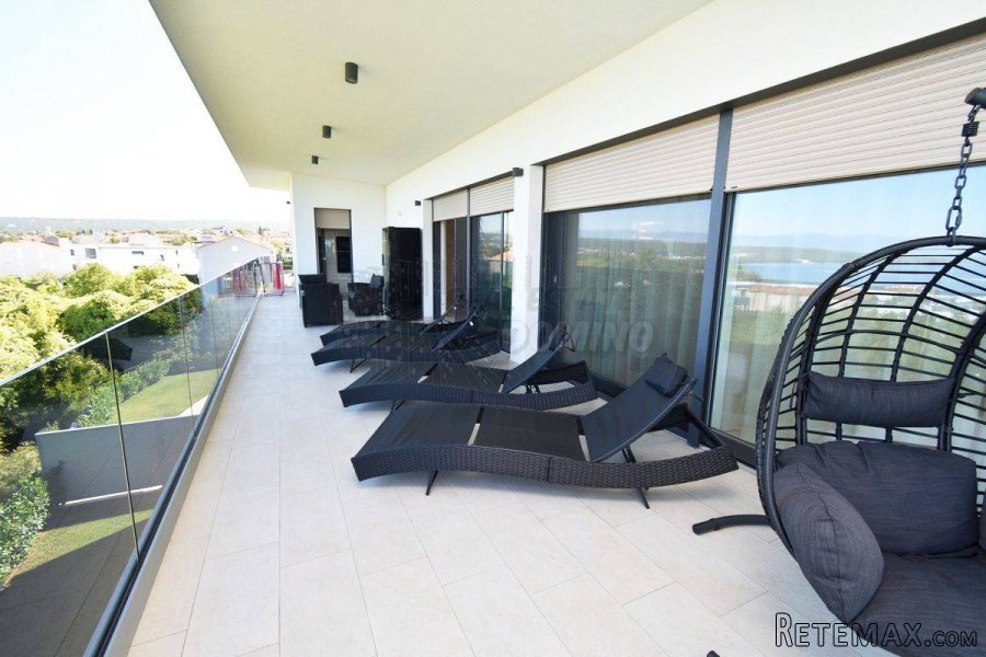 Luksuzni penthouse s krovnim bazenom i otvorenim pogledom.. - 14