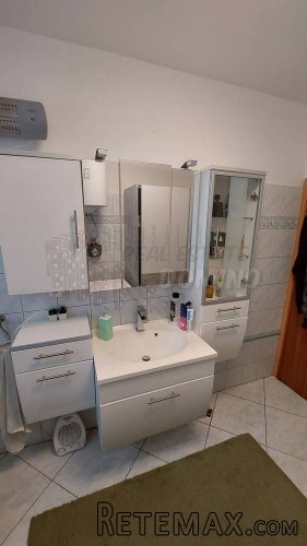 Punat-dva stana sa garažom i okućnicom! - 14