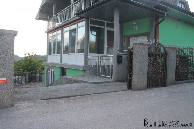 Moderan posjed sa dvije kuće v. Kladuša - 5