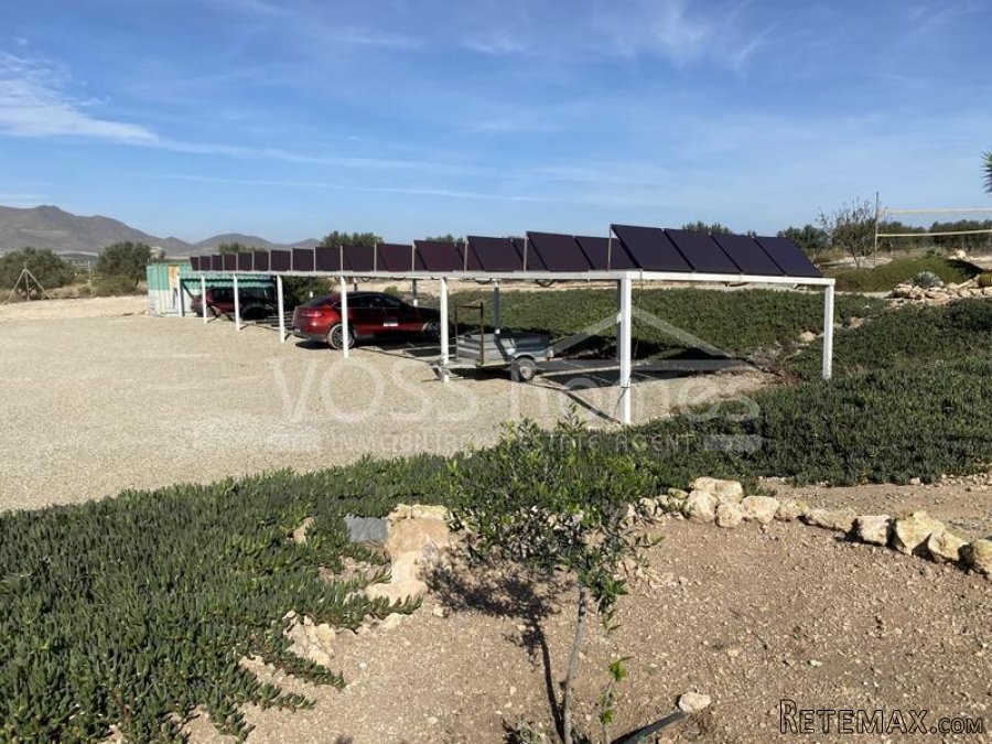 NEW LISTING TO VOSS HOMES - A huge, stunning, approx 490m2.. - 16