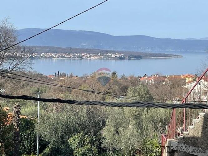 Otok Krk,Malinska okolica - stara autohtona kuća s dvije spa