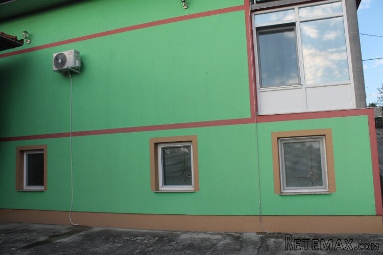 Moderan posjed sa dvije kuće v. Kladuša - 7