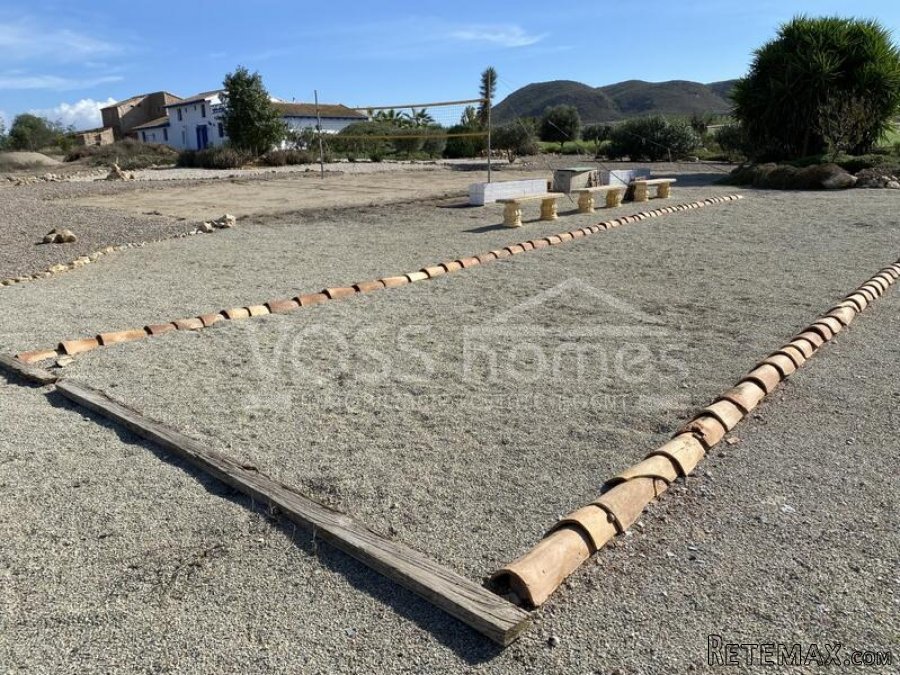 NEW LISTING TO VOSS HOMES - A huge, stunning, approx 490m2.. - 18