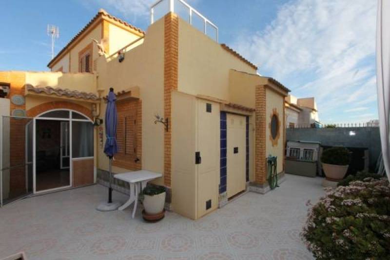 2 Bedroom 2 Bathroom Townhouse In Playa..