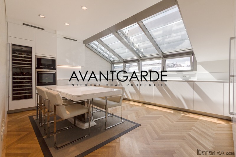 Luxury residence with hotel service - 2