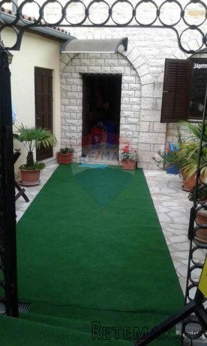 Istra, Buje, restoran s trosobnim stanom - prilika! - 3