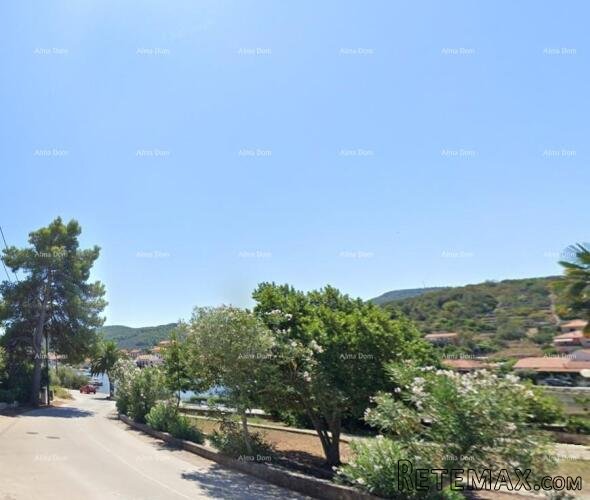 Prodaja građevinskog zemljišta, 350 m udaljeno od mora Vela..