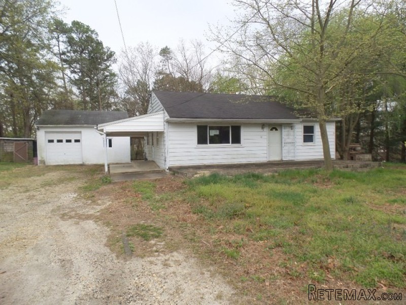 10 Roberts Ln Berlin, NJ, 08009 Camden..