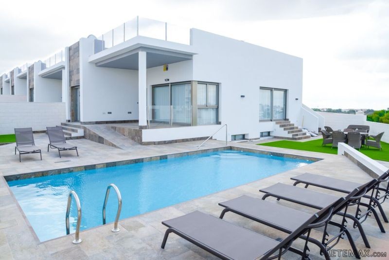 3 Bedrooms - Villa - Alicante - For Sale