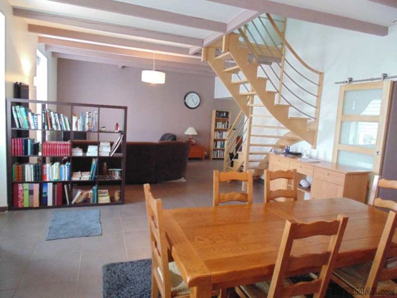 6 Bedrooms - Maison - For Sale - 2