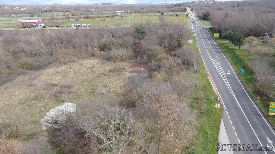 Istra, Poreč okolica - Građevinsko zemljište za benzinsku cr