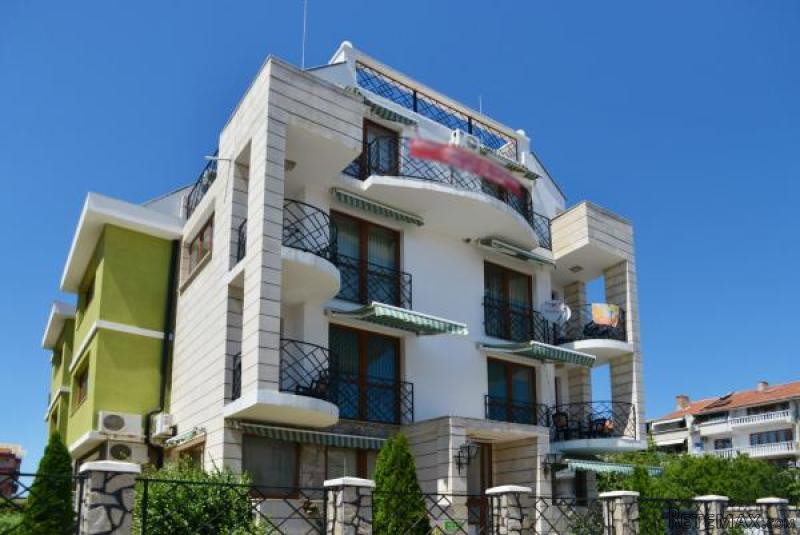 Spacious apartment at the beach in Ravda