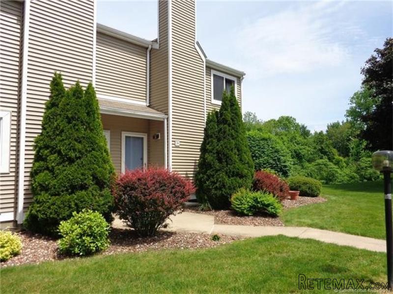 2 Bedrooms - Condo - CT - For Sale
