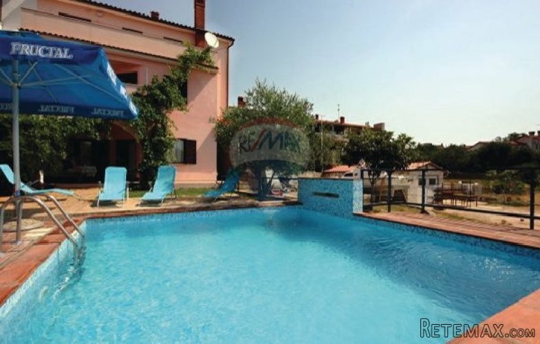 APARTMANSKA KUĆA U BLIZINI MORA