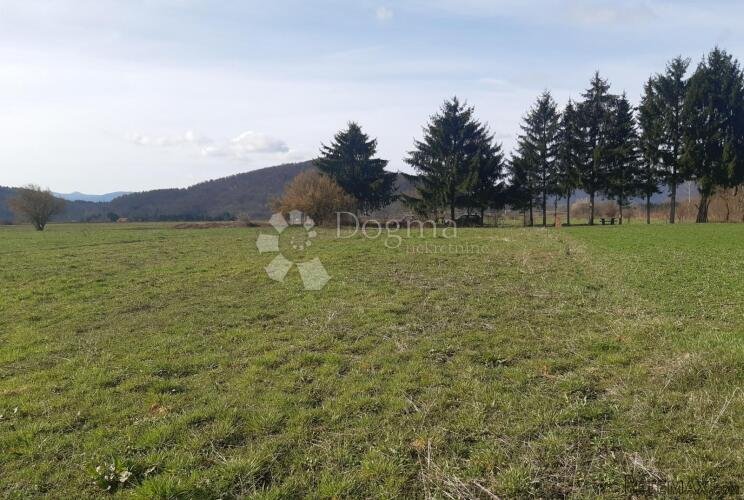 Dobro poljoprivredno zemljište u Josipdolu - 2