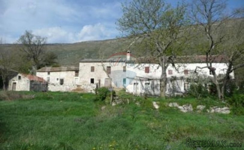 ISTRA, RABAC, VELIKO SEOSKO IMANJE S 88000 M2 ZEMLJIŠTA!
