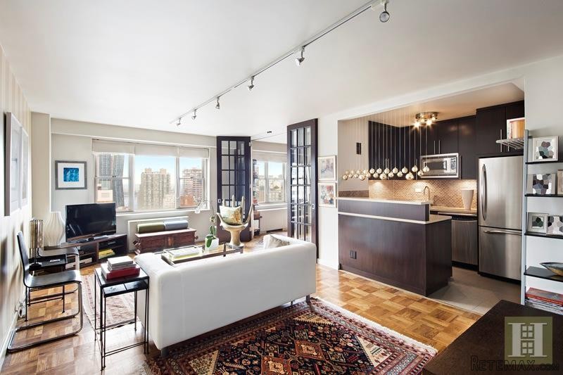 1 bedroom Apartment For Sale: 137 EAST..