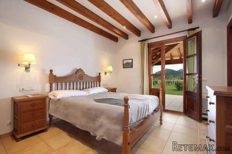 28.000m2 plot with a 400m2 country home and private pool in.. - 5