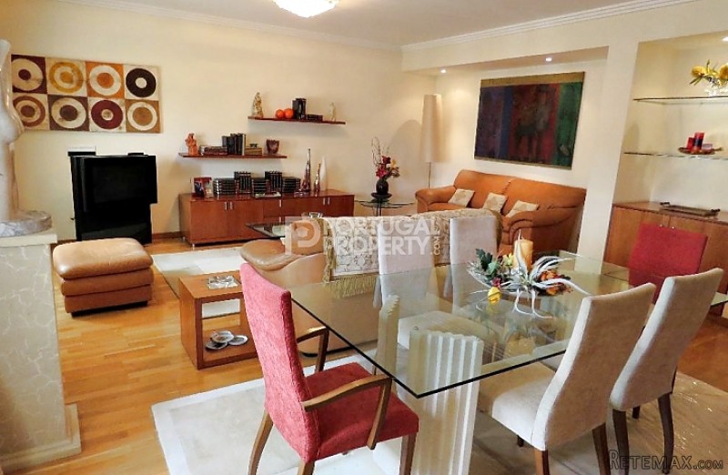 T3 Apartment in Laranjeiras, Lisbon - 2