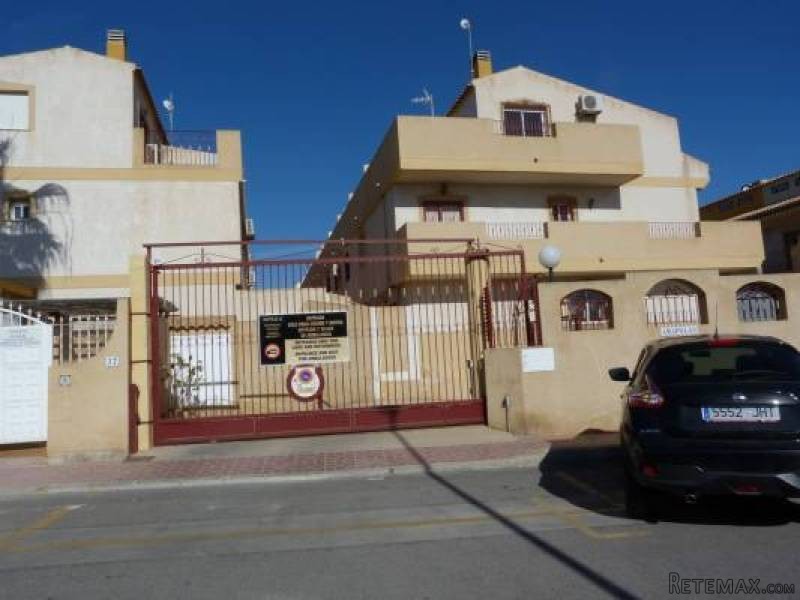 3 Bedroom 2 Bathroom Townhouse In Playa.. - 2