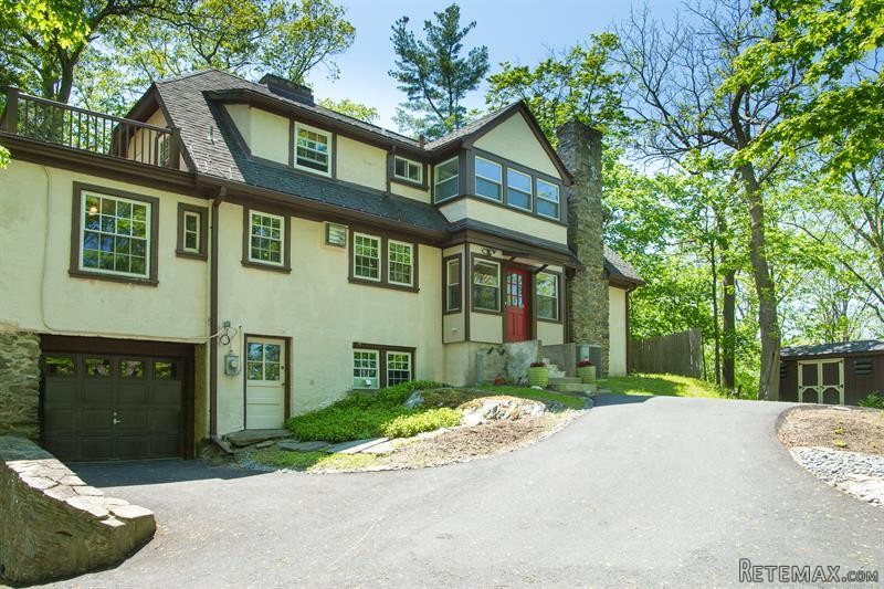 3 bedroom House For Sale: 129 College.. - 2