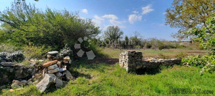 Prilika!! Građevinsko zemljište u Sv Kirinu