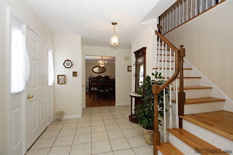 4 bedroom House For Sale: 35 White.. - 2