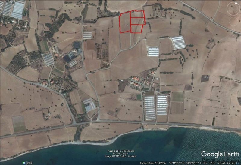 Land for sale 550 meters from the sea..