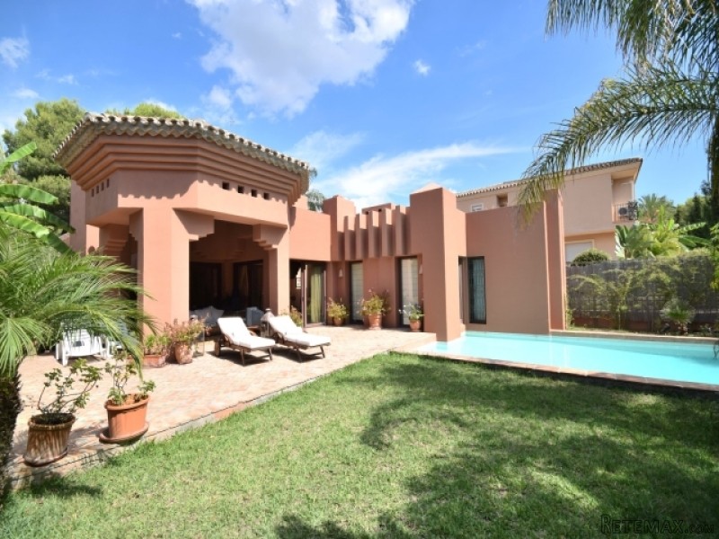 4 Bedroom Villa For Sale Situated In..