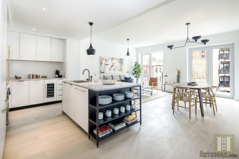 3 bedroom Apartment For Sale: 610..