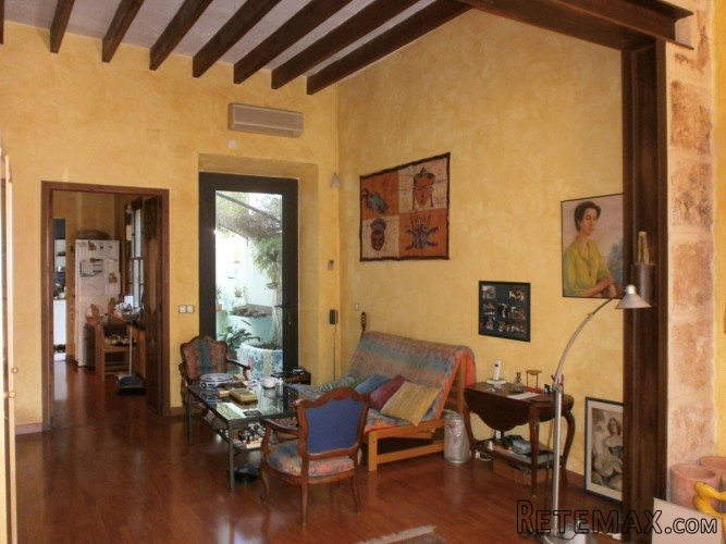 Special town house in the pretty village of Alaro.. - 2