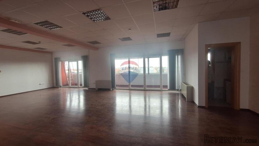 Zagreb,iznajmljuje se 145 m2 modernog poslovnog prostora u L - 2