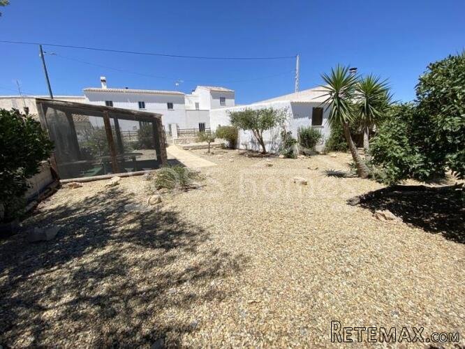 NEW & EXCLUSIVE TO VOSS HOMES - A Large bed & breakfast.. - 3
