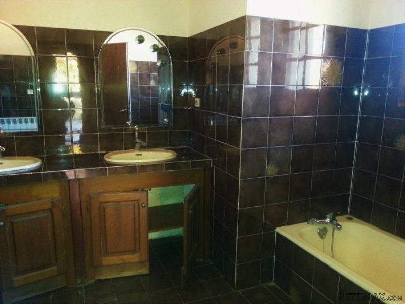 5 Bedrooms - House - Midi-Pyrenees -.. - 2