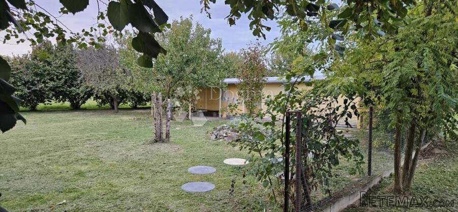 Velika parcela za veliku priču – Samatovci, 1.896 m² u centr