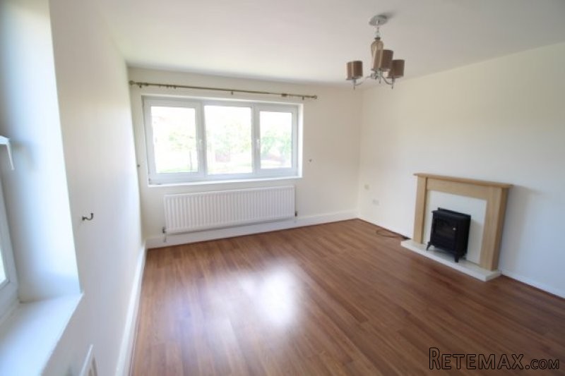 3 bedroom, Flat house for sale - 2