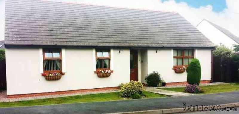 3 bedroom, Detached Bungalow house for..