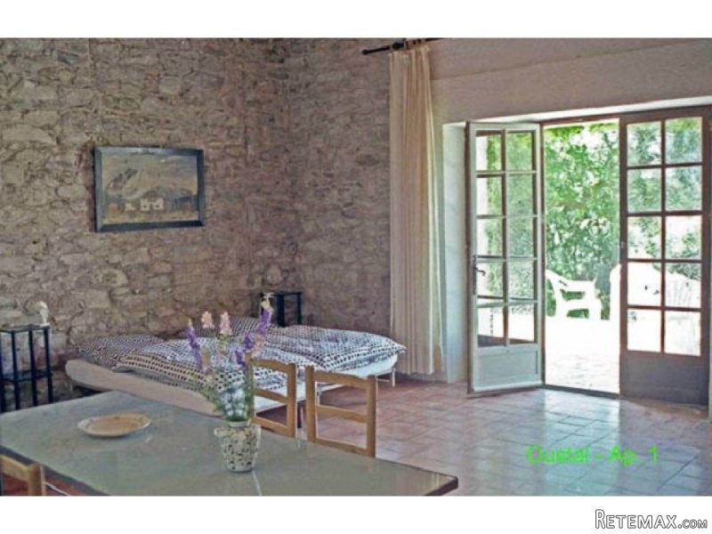 Pretty Stone House Split Into 9.. - 2